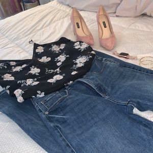 Medium Express Floral top